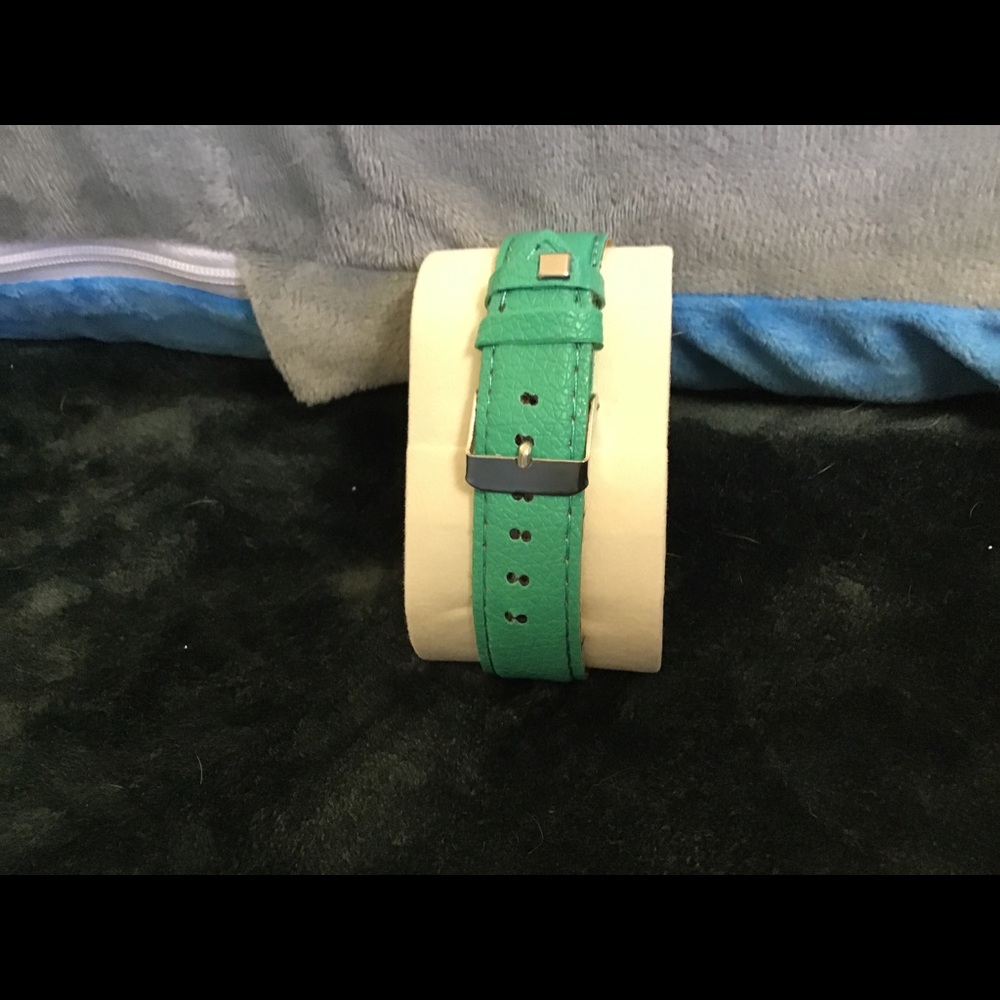 Watch - Picture 2 of 4